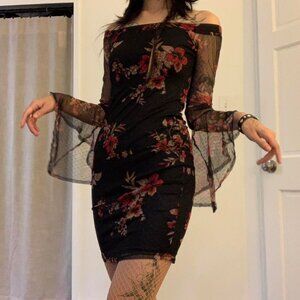 guess black / red floral off shoulder flowy long sleeve mini dress